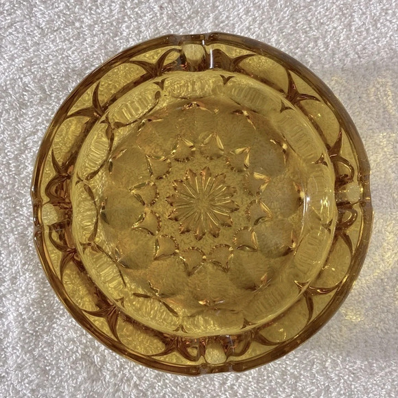 Vintage Anchor Hocking Fairfield Round Amber Glass Ashtray Trinket  Dish - Picture 5 of 13